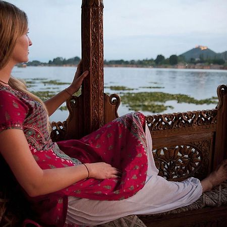 Hotel Heritage Amina Group Of Houseboats Srīnagar Esterno foto