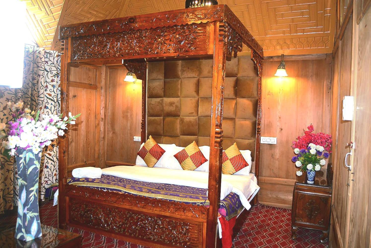 Hotel Heritage Amina Group Of Houseboats Srīnagar Esterno foto