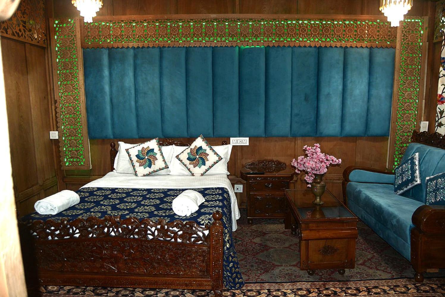 Hotel Heritage Amina Group Of Houseboats Srīnagar Esterno foto