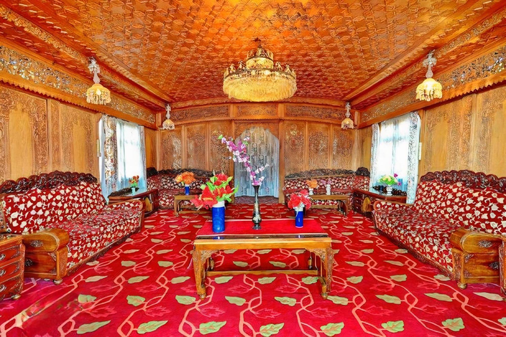 Hotel Heritage Amina Group Of Houseboats Srīnagar Esterno foto