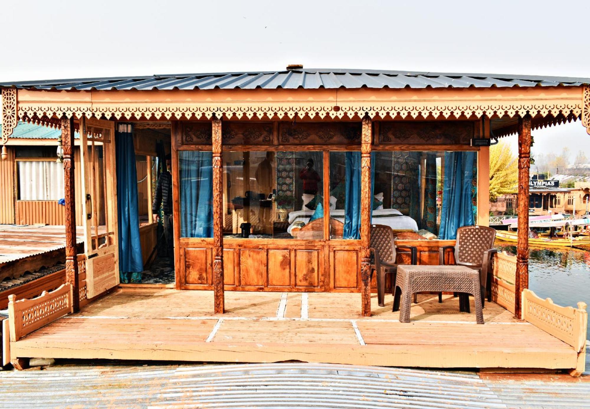 Hotel Heritage Amina Group Of Houseboats Srīnagar Esterno foto